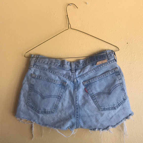 Distressed mid-rise denim shorts - Picture 3 of 5